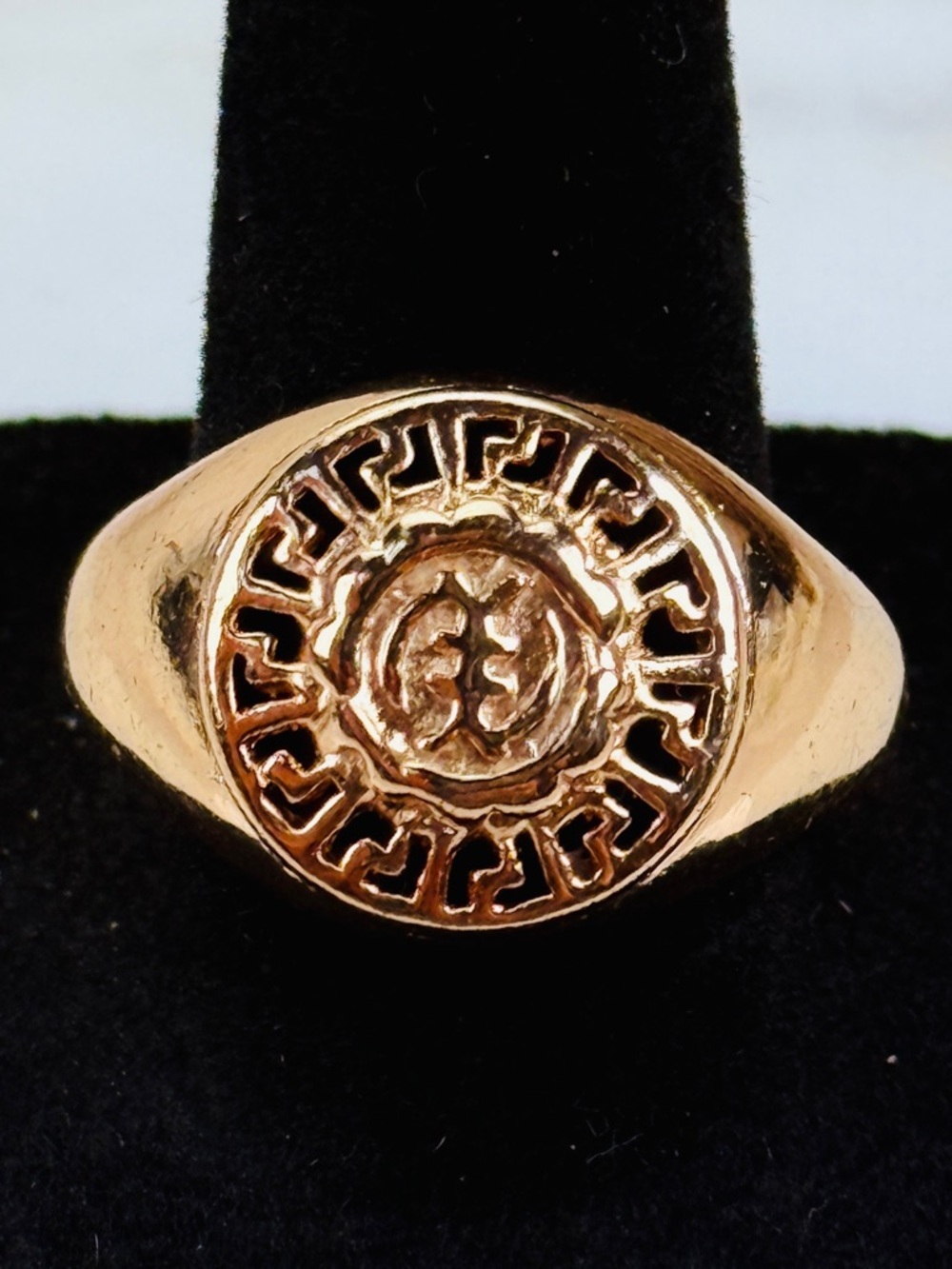 Pretty rose goldtone, size 9 3/4 costume ring